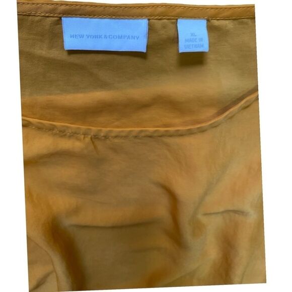 New York & Company blouse short sleeve golden yellow Womens size XL - Picture 4 of 5